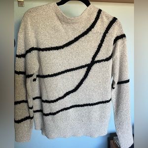 360 cashmere sweater. Worn once, perfect condition.